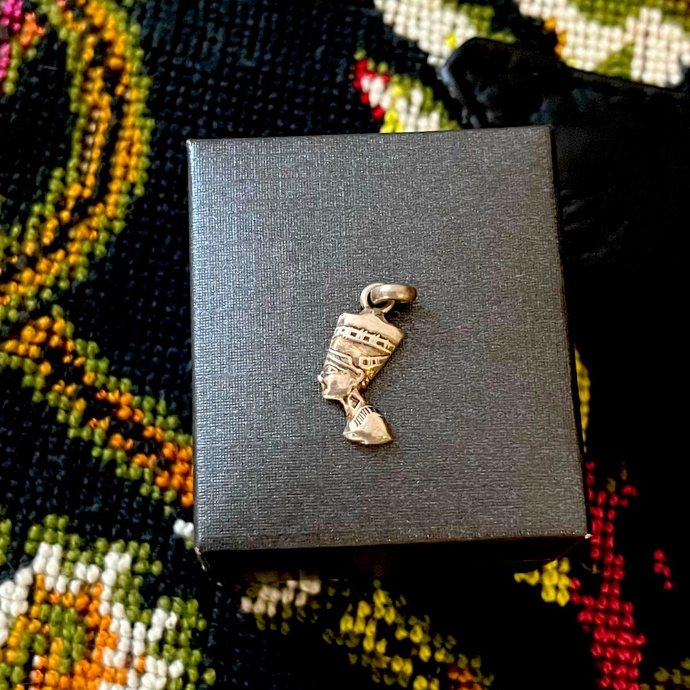 Silver Cleopatra Charm